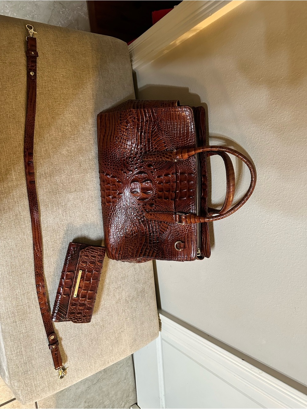 Beautiful Brahmin genuine leather handbag and matching wallet set